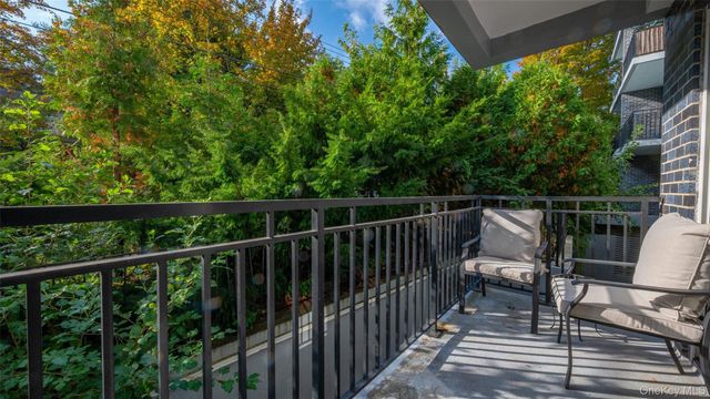 20 Old Mamaroneck Road 2D, White Plains, NY 10605