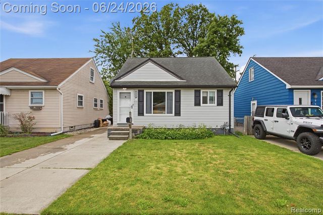 20644 Hollywood Street, Harper Woods, MI 48225