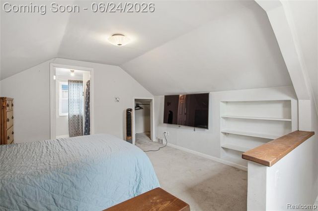 20644 Hollywood Street, Harper Woods, MI 48225