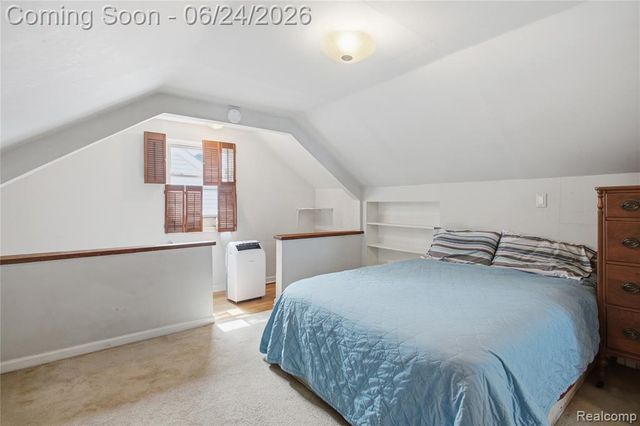 20644 Hollywood Street, Harper Woods, MI 48225