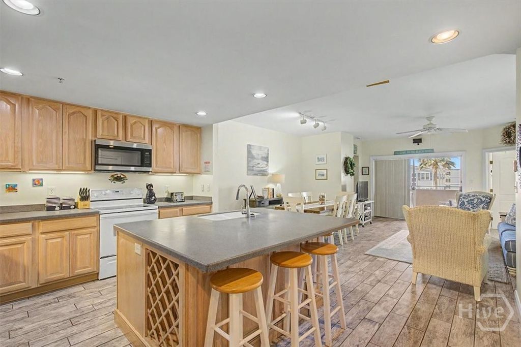 Image 12 of property listing at 214 Butler Avenue 205, Tybee Island, GA 31328