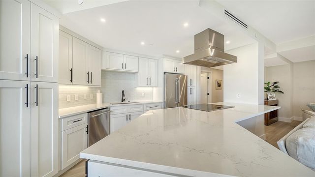 1211 GULF OF MEXICO DRIVE 105, Longboat Key, FL 34228