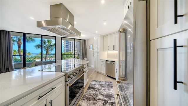 1211 GULF OF MEXICO DRIVE 105, Longboat Key, FL 34228