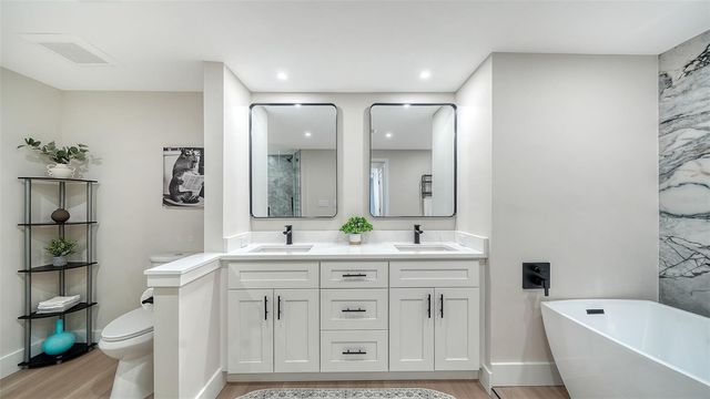 1211 GULF OF MEXICO DRIVE 105, Longboat Key, FL 34228