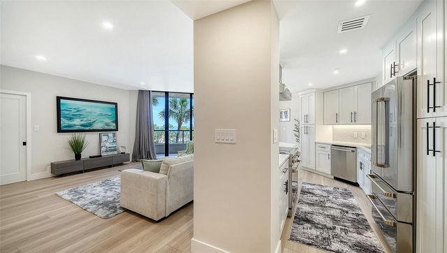 1211 GULF OF MEXICO DRIVE 105, Longboat Key, FL 34228