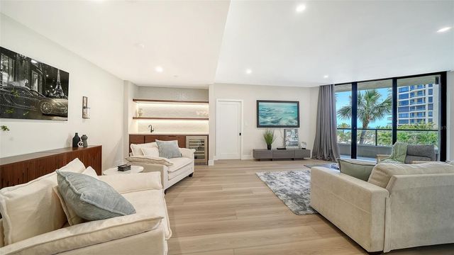 1211 GULF OF MEXICO DRIVE 105, Longboat Key, FL 34228