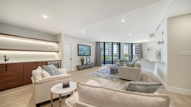1211 GULF OF MEXICO DRIVE 105, Longboat Key, FL 34228