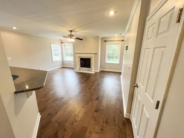 124 Summerlin Dr, Gallatin, TN 37066