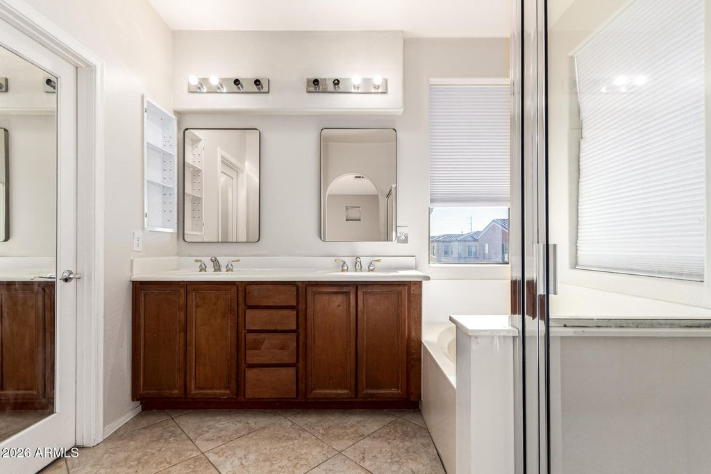 Image 16 of property listing at 1629 W LACEWOOD Place, Phoenix, AZ 85045