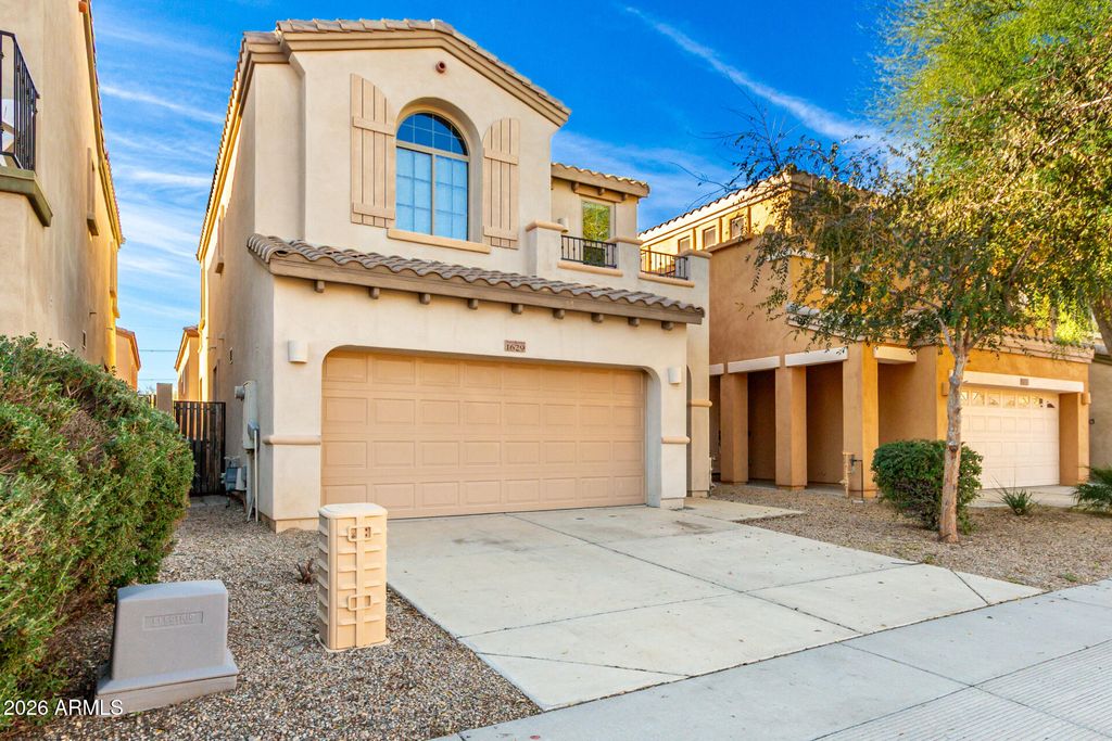 Image 3 of property listing at 1629 W LACEWOOD Place, Phoenix, AZ 85045