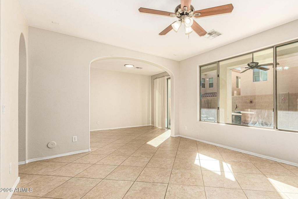 Image 7 of property listing at 1629 W LACEWOOD Place, Phoenix, AZ 85045