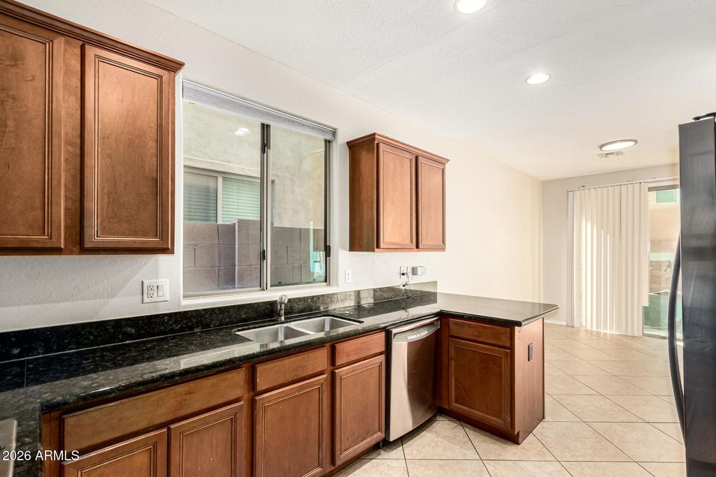 Image 8 of property listing at 1629 W LACEWOOD Place, Phoenix, AZ 85045