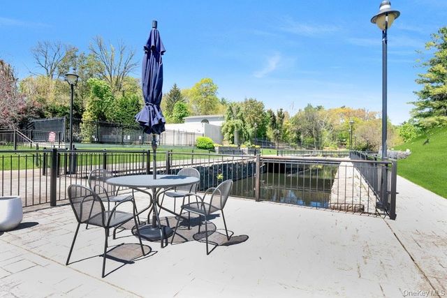 1 Scarsdale Road 319, Tuckahoe, NY 10707