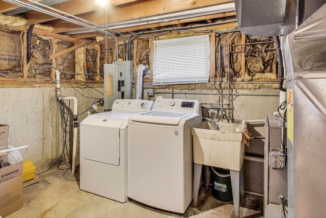 858 Academy Avenue, Matteson, IL 60443