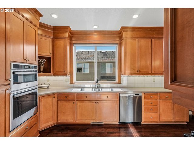 15630 Sw BRIGHTON Ct, Beaverton, OR 97007