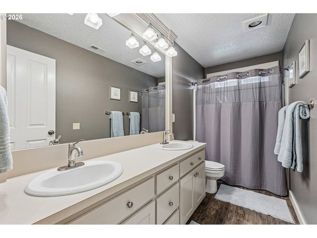 15630 Sw BRIGHTON Ct, Beaverton, OR 97007