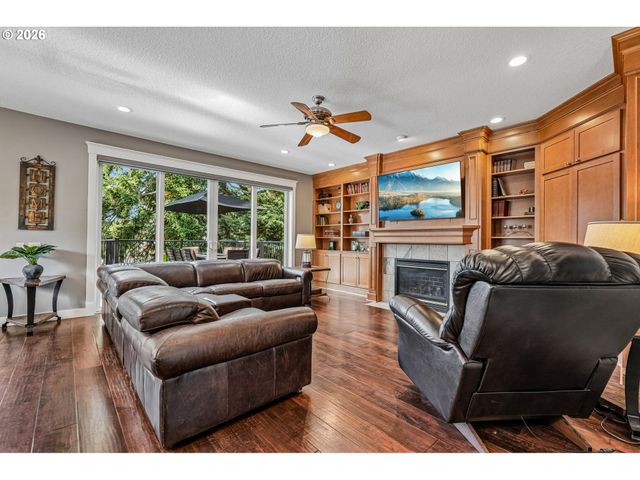 15630 Sw BRIGHTON Ct, Beaverton, OR 97007