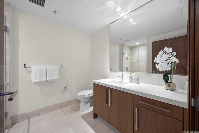 1555 Kapiolani Boulevard 1706, Honolulu, HI 96814