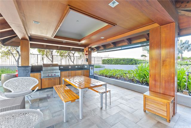 1555 Kapiolani Boulevard 1706, Honolulu, HI 96814