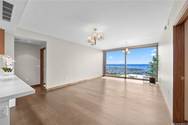 1555 Kapiolani Boulevard 1706, Honolulu, HI 96814