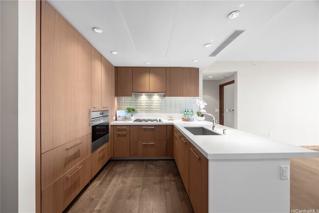 1555 Kapiolani Boulevard 1706, Honolulu, HI 96814