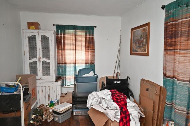 402 S AVENUE B, Burkburnett, TX 76354