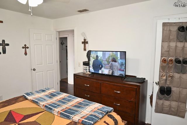 402 S AVENUE B, Burkburnett, TX 76354