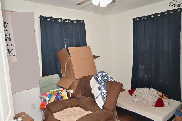 402 S AVENUE B, Burkburnett, TX 76354