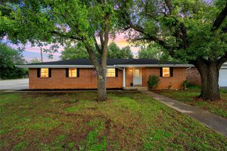 1400 W 6th Street, Mcgregor, TX 76657