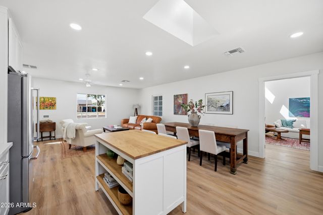 929 W TURNEY Avenue, Phoenix, AZ 85013