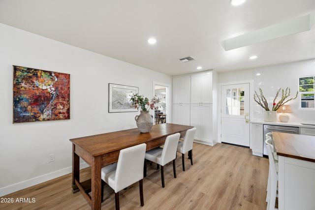929 W TURNEY Avenue, Phoenix, AZ 85013