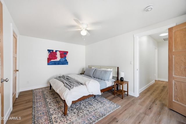 929 W TURNEY Avenue, Phoenix, AZ 85013