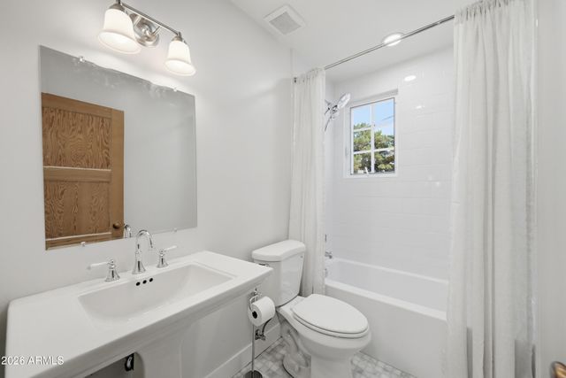 929 W TURNEY Avenue, Phoenix, AZ 85013