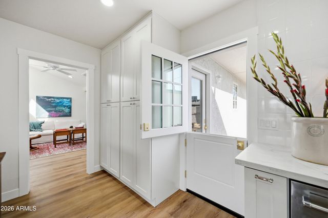 929 W TURNEY Avenue, Phoenix, AZ 85013