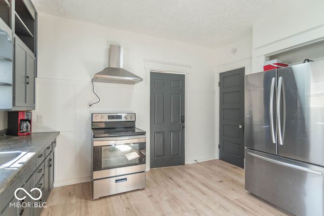 154 S 4th Avenue, Beech Grove, IN 46107