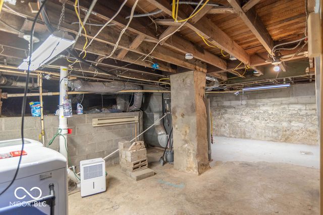 154 S 4th Avenue, Beech Grove, IN 46107