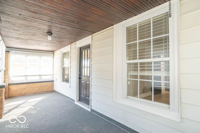 154 S 4th Avenue, Beech Grove, IN 46107