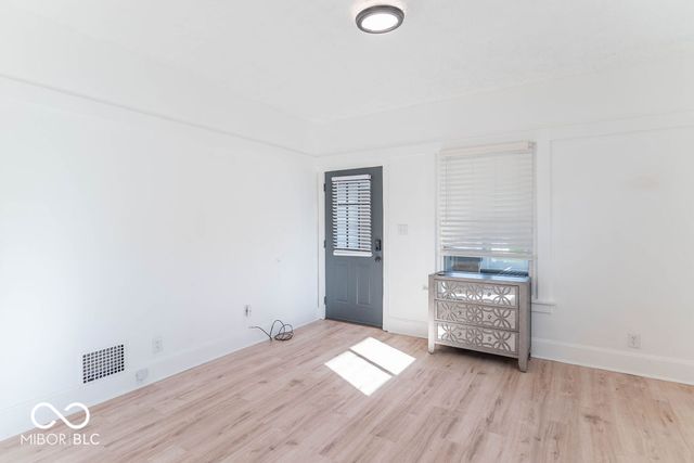 154 S 4th Avenue, Beech Grove, IN 46107