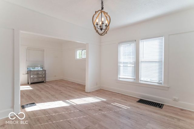 154 S 4th Avenue, Beech Grove, IN 46107