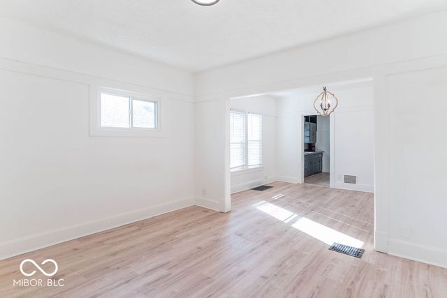 154 S 4th Avenue, Beech Grove, IN 46107