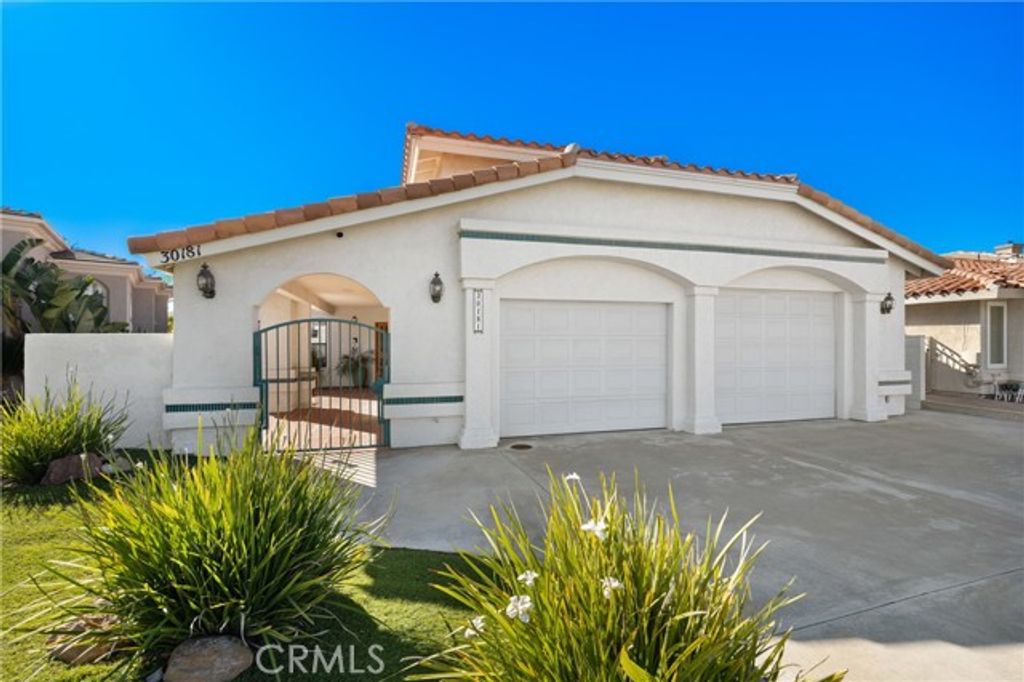 30181 Swan Point, Canyon Lake, CA 92587