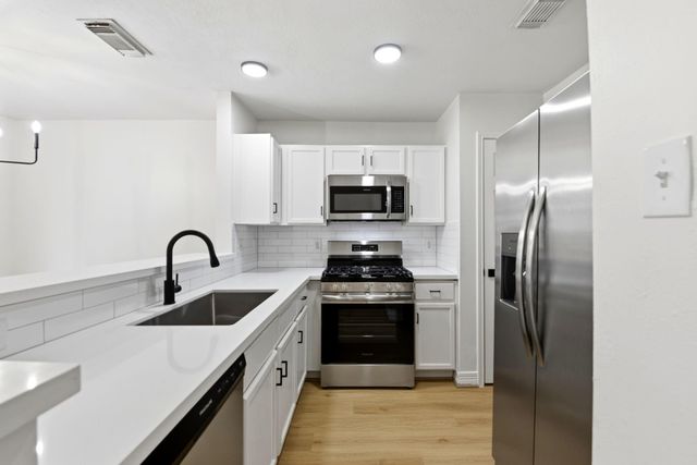 7643 Jonathon Court, Houston, TX 77489