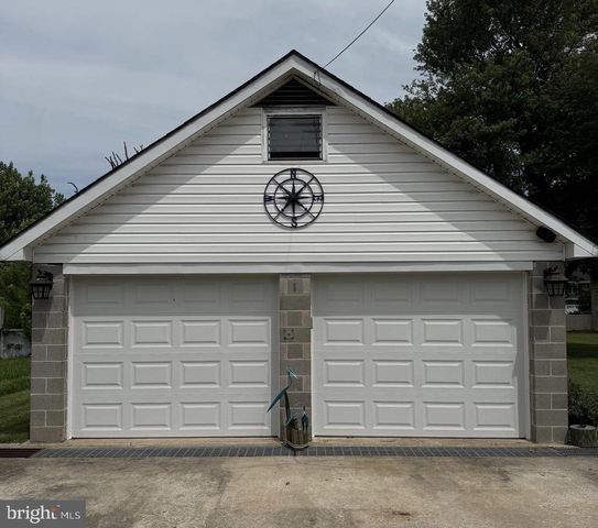 1626 CAPE MAY RD, Baltimore, MD 21221