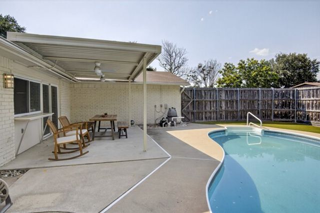 6331 N Jim Miller Road, Dallas, TX 75228