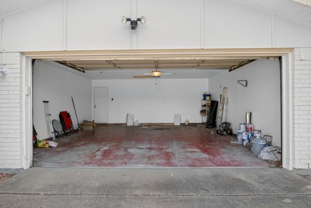 6331 N Jim Miller Road, Dallas, TX 75228