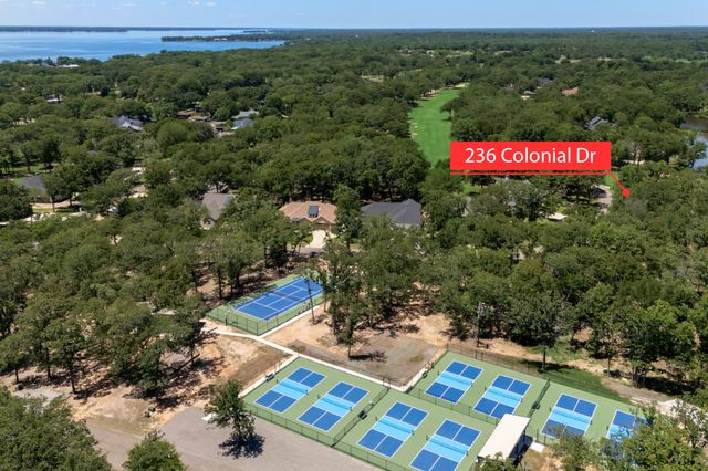 236 Colonial Ln., Mabank, TX 75156