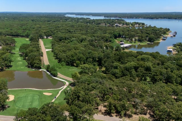 236 Colonial Ln., Mabank, TX 75156
