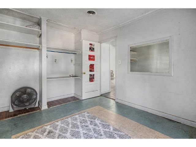 2937 S Rutan St, Wichita, KS 67210