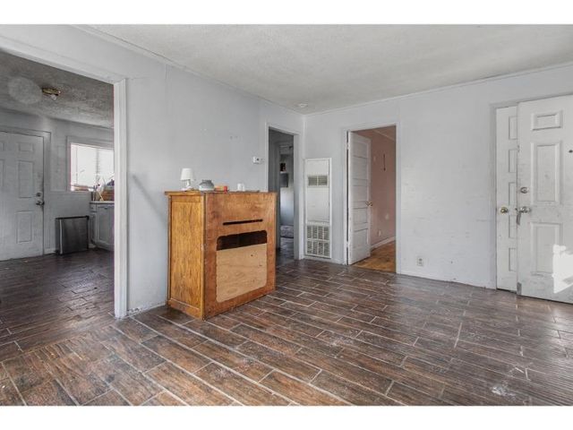 2937 S Rutan St, Wichita, KS 67210