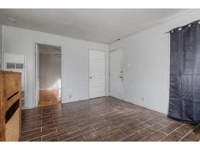 2937 S Rutan St, Wichita, KS 67210